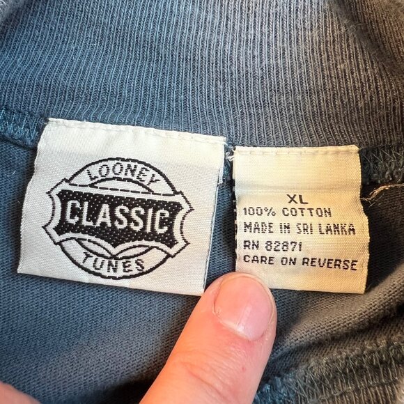 Vtg 90s Looney Tunes Classic Embroidered Long Sleeve Pocket T-Shirt Size XL - Picture 3 of 4